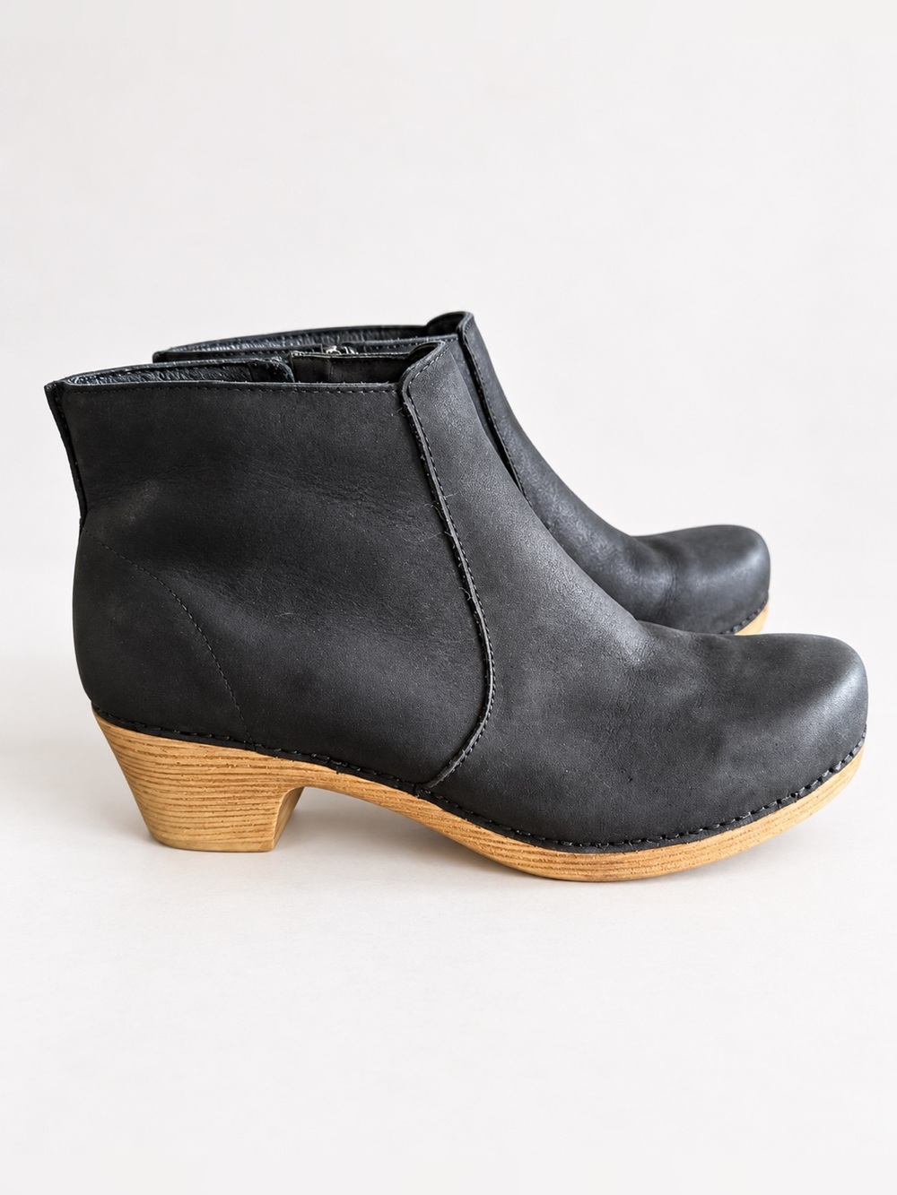 Dansko BECKA Black Leather Ankle Slip On Booties Size 40